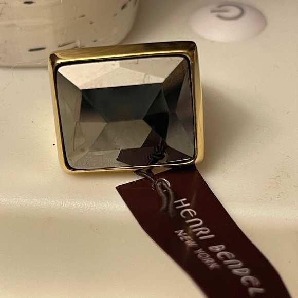 NWT-Henri Bendel cocktail ring